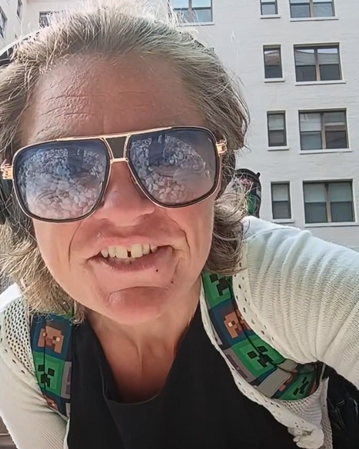 “Make Me Look Fancy”: Woman Sparks Fury After Vandalizing WWII Memorial Live, But Karma Gets Her In The End