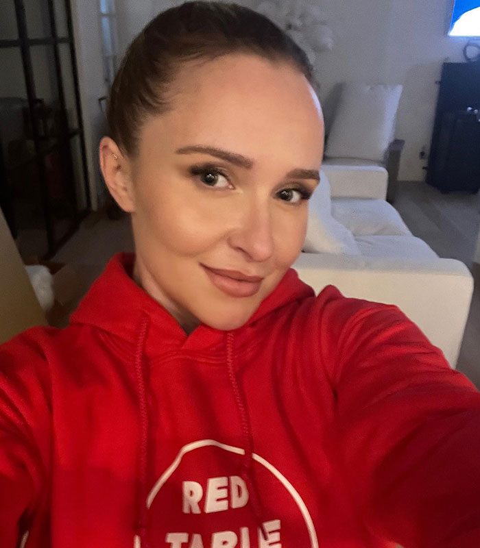 Extra Who Worked With Hayden Panettiere Reveals Her Behavior Under “Not-So-Great Conditions” Extra Who Worked With Hayden Panettiere Reveals Her Behavior Under “Not-So-Great Conditions”