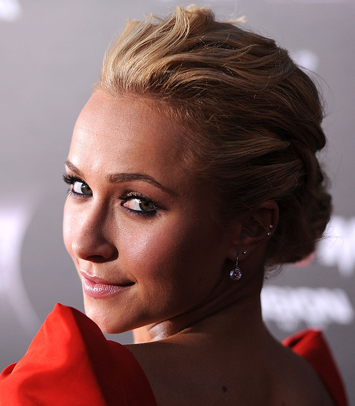 Hayden Panettiere’s Neighbor Breaks Silence On The “Shocking” Moments After Actress Was Found Lifeless Hayden Panettiere’s Neighbor Breaks Silence On The “Shocking” Moments After Actress Was Found Lifeless