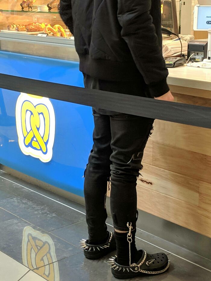 86 Hilariously Bad Fashion Crimes That Make You Wonder Who Let These Clothes Leave The Building 86 Hilariously Bad Fashion Crimes That Make You Wonder Who Let These Clothes Leave The Building