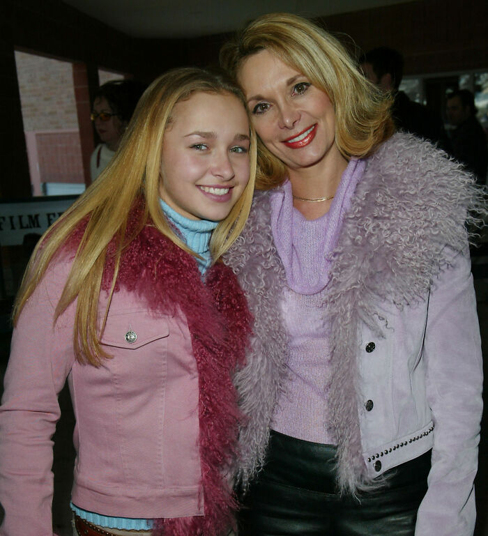 “She Was Desperate”: Hayden Panettiere’s Heartbreaking Final Days Revealed As Hollywood Allegedly Turned On Her “She Was Desperate”: Hayden Panettiere’s Heartbreaking Final Days Revealed As Hollywood Allegedly Turned On Her