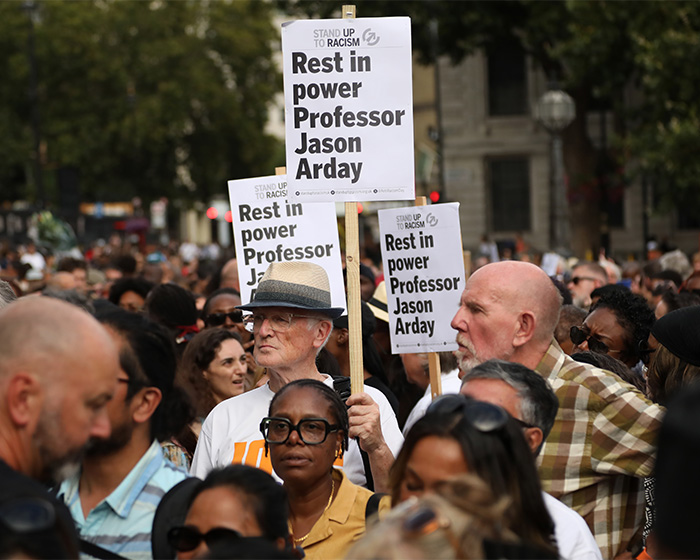 Ex-Cambridge Professor Accused Of Plagiarizing PhD Re-Ignites Scandal After Passing As People Find GoFundMe Ex-Cambridge Professor Accused Of Plagiarizing PhD Re-Ignites Scandal After Passing As People Find GoFundMe