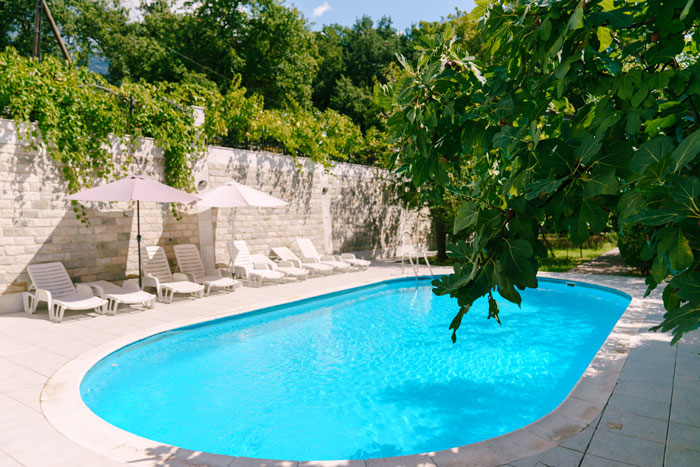 Squatter Turns Empty Property Into A Filthy Nightmare, Then Shamelessly Uses Neighbor’s Pool As A Bath Squatter Turns Empty Property Into A Filthy Nightmare, Then Shamelessly Uses Neighbor’s Pool As A Bath