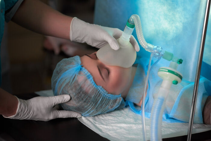 150 Patients Share The Medical Procedures That Hurt Far More Than Doctors Had Led Them To Expect