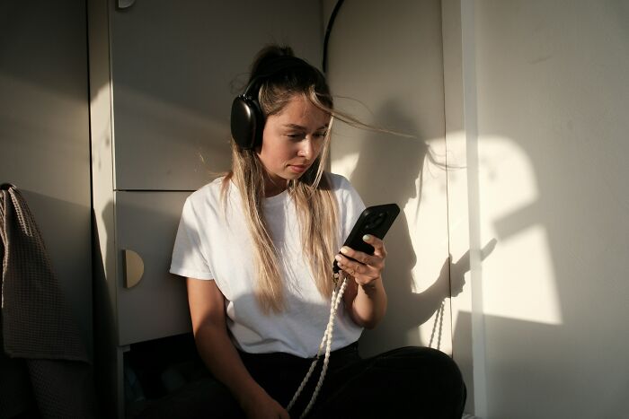 86 Unhinged Questions Cabin Crew Have Been Asked, Making Them Say &ldquo;Brace For Stupidity&rdquo;