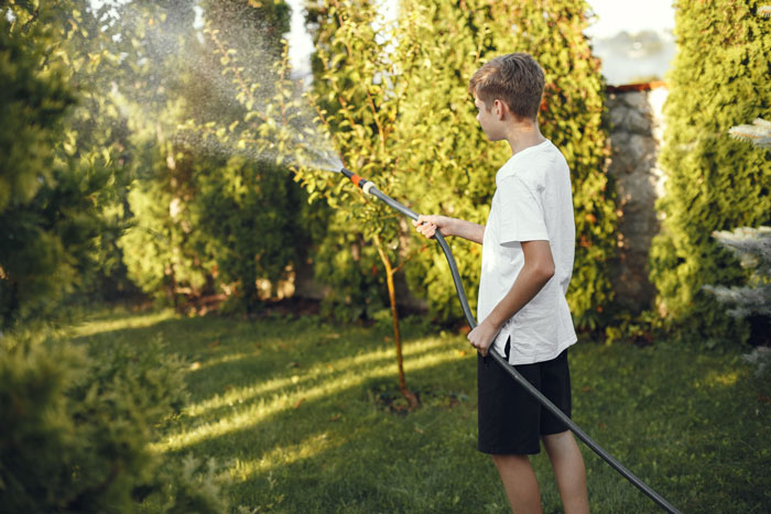 Parents Deny Guy’s Brother Access To Pool He Paid For, So He Buys A Hot Tub For The Boys Instead Parents Deny Guy’s Brother Access To Pool He Paid For, So He Buys A Hot Tub For The Boys Instead
