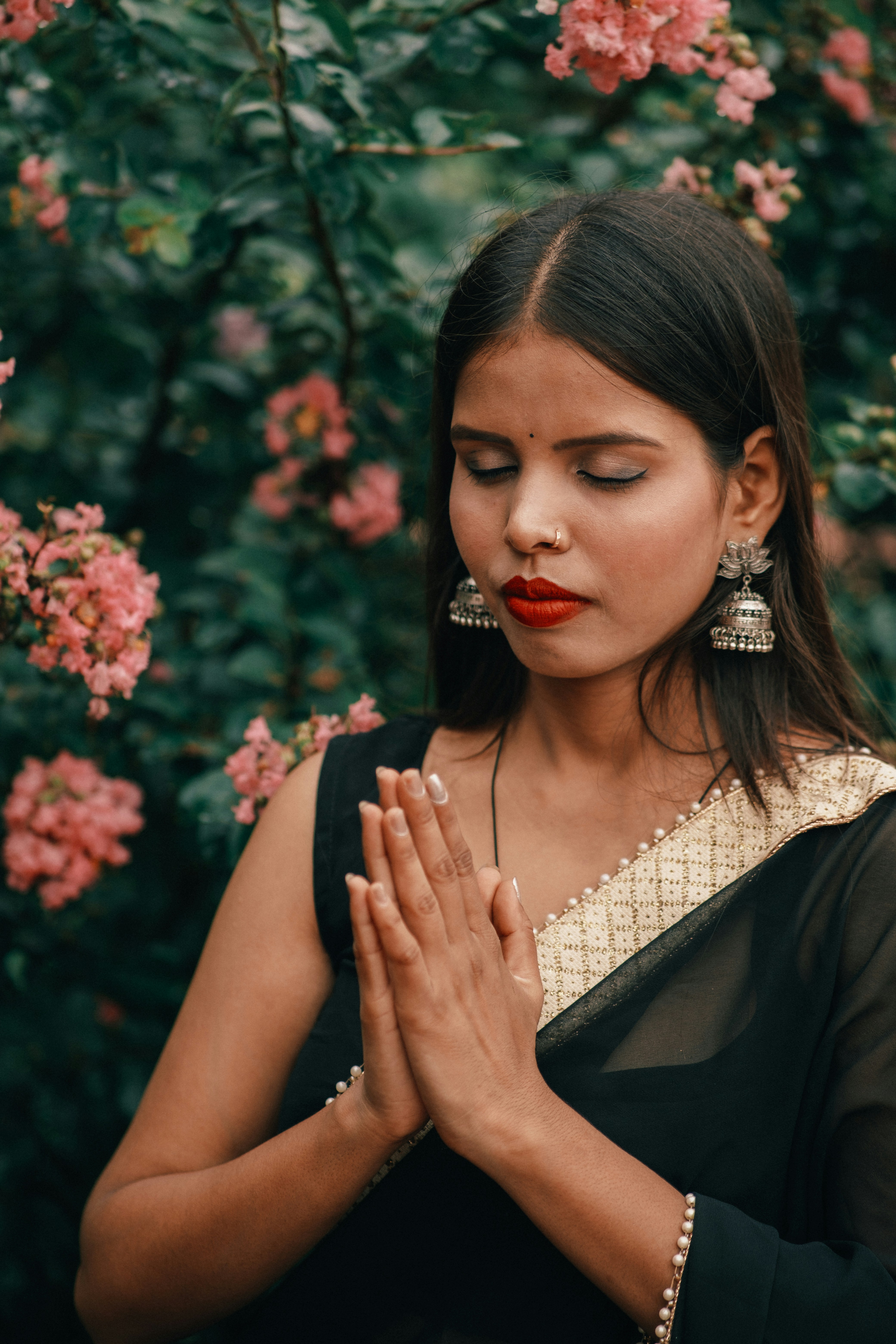 Woman Starts Planning Her Wedding, Finds Out What Her Fiancé Really Thinks About Her Culture And Religion Woman Starts Planning Her Wedding, Finds Out What Her Fiancé Really Thinks About Her Culture And Religion