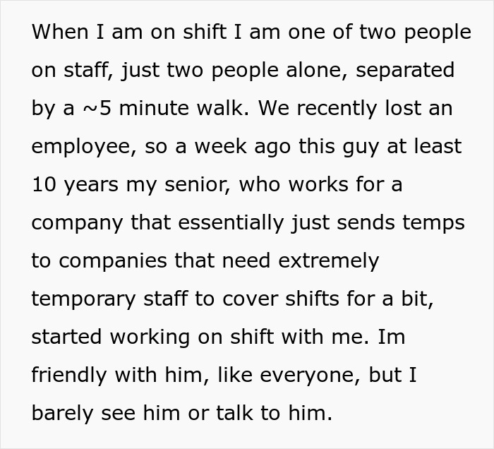 Woman Gives Coworker Her Number For Tech Help, He Uses It To Ask If She’s Married Or Single Woman Gives Coworker Her Number For Tech Help, He Uses It To Ask If She’s Married Or Single