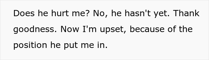 Woman Gives Coworker Her Number For Tech Help, He Uses It To Ask If She’s Married Or Single Woman Gives Coworker Her Number For Tech Help, He Uses It To Ask If She’s Married Or Single