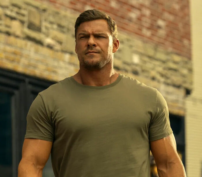 Alan Ritchson&rsquo;s Shirtless Moment Sets The Internet Ablaze As Fans Mock Predictable Trend: “Every Season”