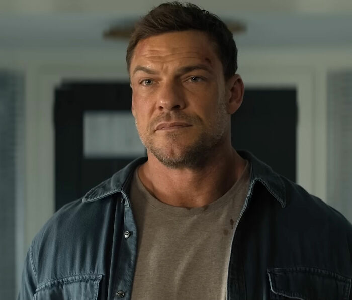 Alan Ritchson&rsquo;s Shirtless Moment Sets The Internet Ablaze As Fans Mock Predictable Trend: “Every Season”