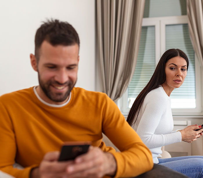 7 Actions Most People Don’t Realize Are Cheating, According To Relationship Expert