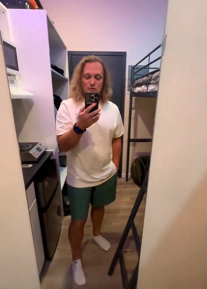 Man Reveals The Harsh Reality Of Living In A 90‑Square‑Foot NYC Apartment: “Urban Prison Cell” Man Reveals The Harsh Reality Of Living In A 90‑Square‑Foot NYC Apartment: “Urban Prison Cell”