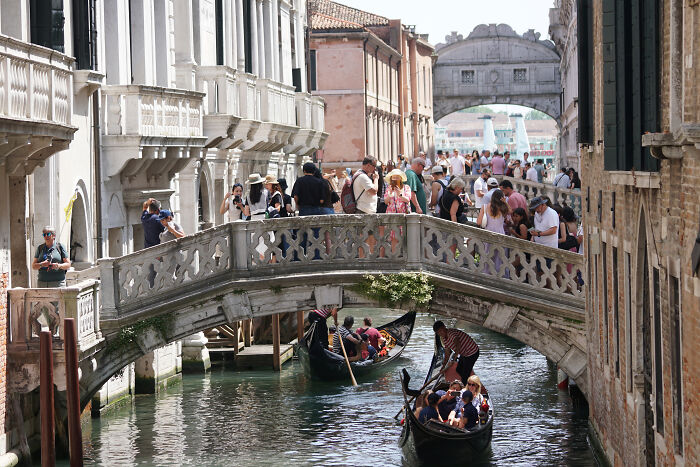 American Tourists Face Backlash After Breaking A Bizarre Italian Rule They Had No Idea Existed American Tourists Face Backlash After Breaking A Bizarre Italian Rule They Had No Idea Existed