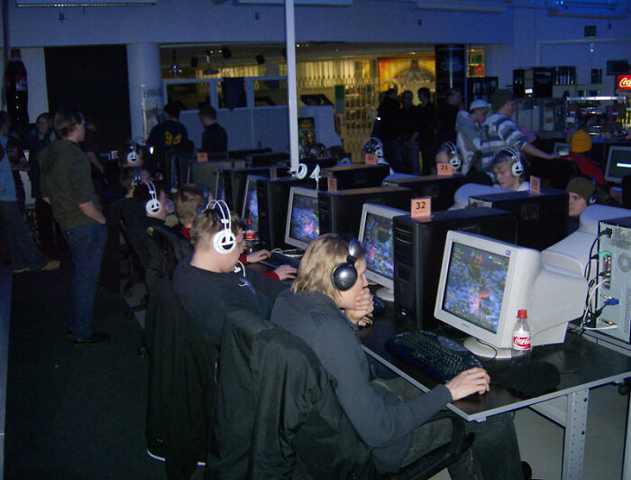 73 Chaotic Pics Of The Old Internet That Today’s Kids Can’t Even Comprehend 73 Chaotic Pics Of The Old Internet That Today’s Kids Can’t Even Comprehend