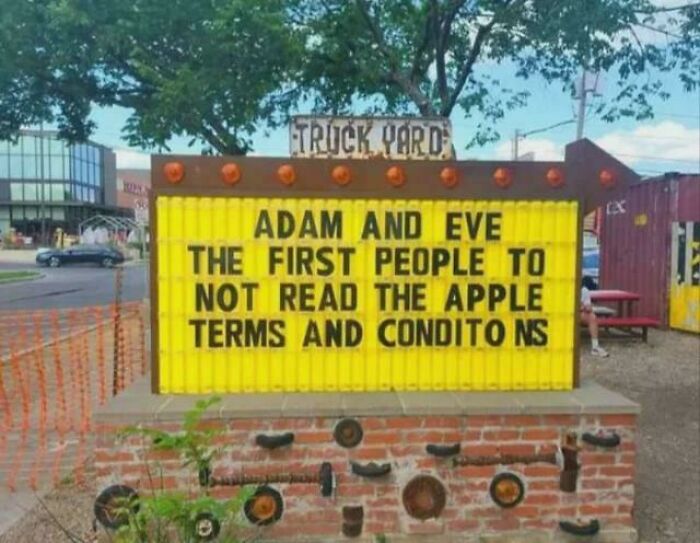 Having A Boring Day? These 75 Random Jokes Might Be The Laugh You Didn&rsquo;t Know You Needed