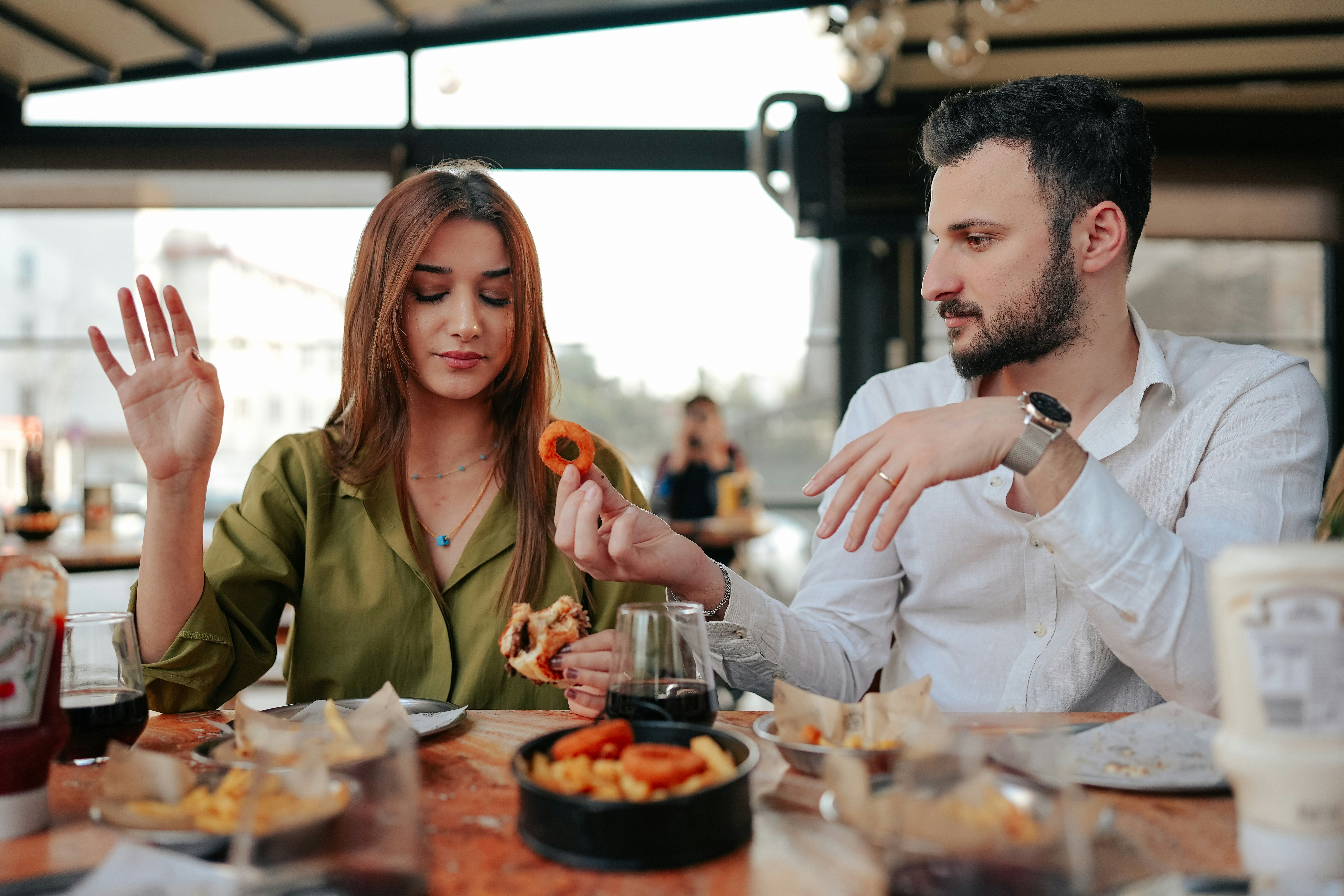 Woman’s Boyfriend Keeps Forgetting About Her Allergy, She Starts Wondering How Many Reminders He Needs