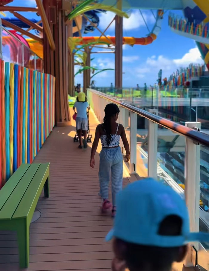 Kids Spend Their Mornings Reading And Exercising, Netizens Criticize Mom Until She Shows Results Kids Spend Their Mornings Reading And Exercising, Netizens Criticize Mom Until She Shows Results
