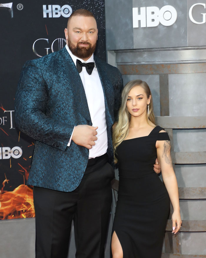 Game Of Thrones’ The Mountain Is 6’9”, His Wife Is 5’2”, And She Has An Answer For Curious Fans Game Of Thrones’ The Mountain Is 6’9”, His Wife Is 5’2”, And She Has An Answer For Curious Fans