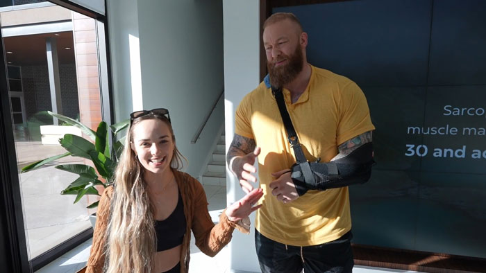 Game Of Thrones’ The Mountain Is 6’9”, His Wife Is 5’2”, And She Has An Answer For Curious Fans Game Of Thrones’ The Mountain Is 6’9”, His Wife Is 5’2”, And She Has An Answer For Curious Fans