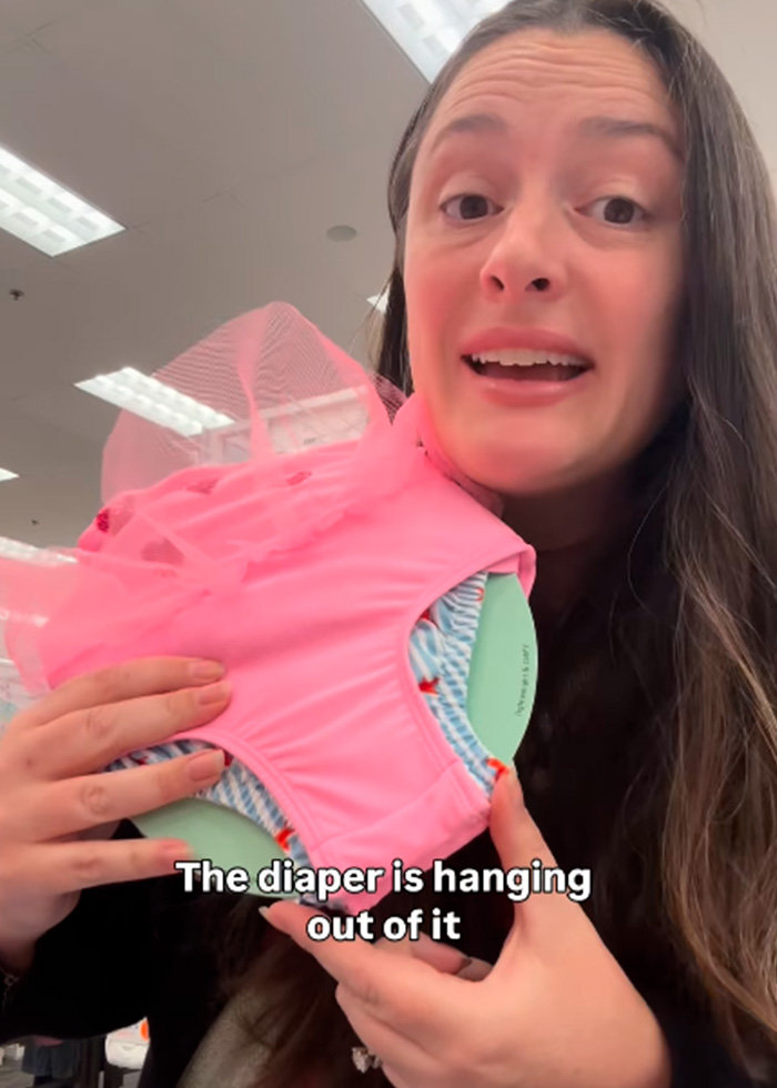 “I’m So Sorry, Girl Moms”: Back-To-School Shopper Blasts “Concerning” Trend In Kids Clothing “I’m So Sorry, Girl Moms”: Back-To-School Shopper Blasts “Concerning” Trend In Kids Clothing
