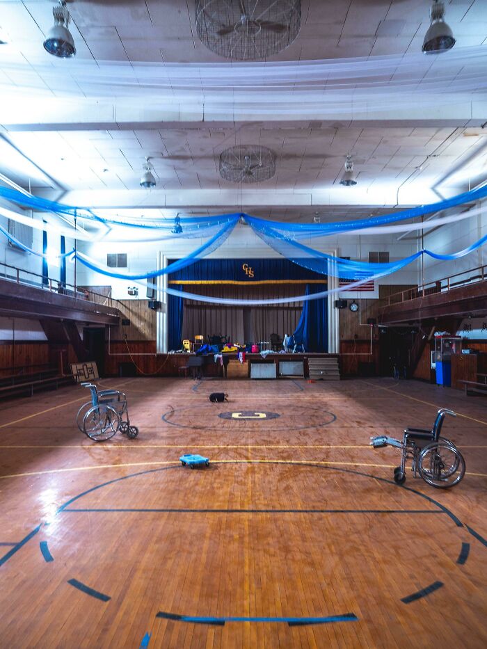 73 Times People Were Exploring Abandoned Places And Found Something Very Unexpected