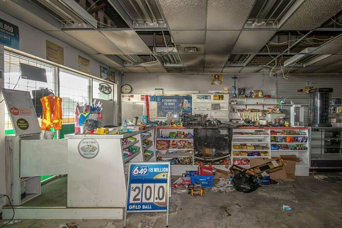 73 Times People Were Exploring Abandoned Places And Found Something Very Unexpected
