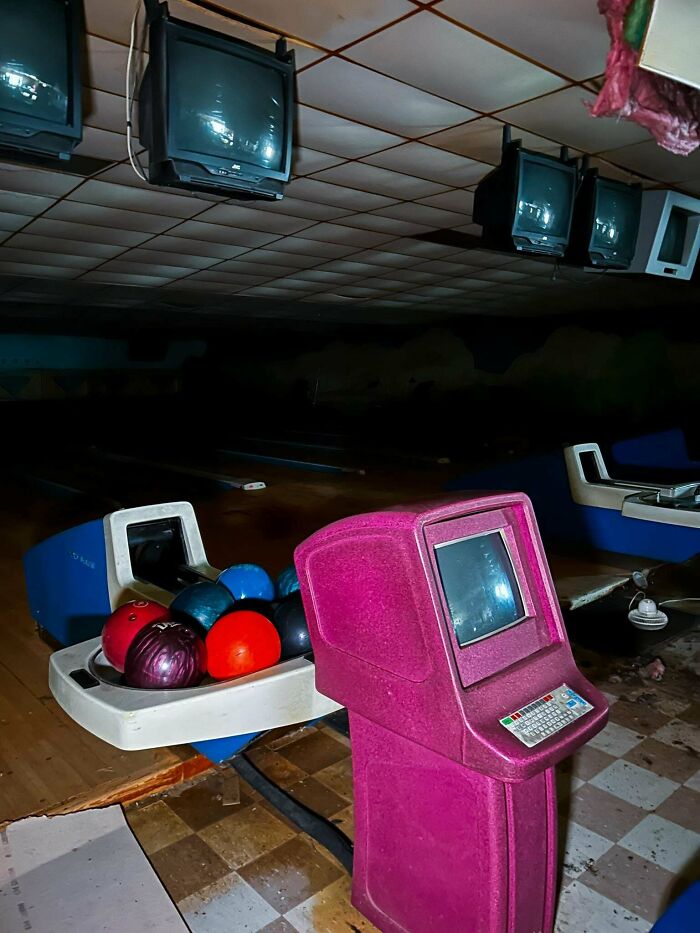 73 Times People Were Exploring Abandoned Places And Found Something Very Unexpected