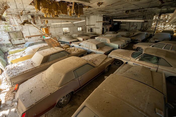 73 Times People Were Exploring Abandoned Places And Found Something Very Unexpected