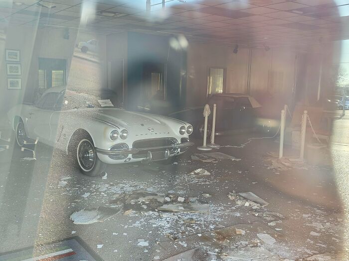 73 Times People Were Exploring Abandoned Places And Found Something Very Unexpected