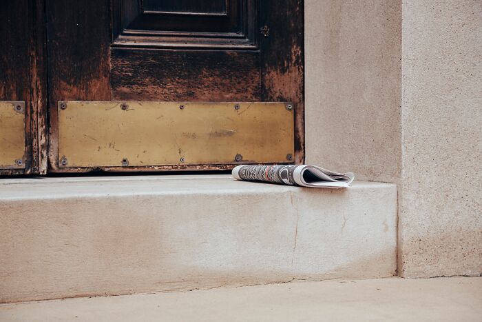 &ldquo;Claw Marks All Over The Inside&rdquo;: 47 Strange Experiences That Still Make People Shiver At The Memory