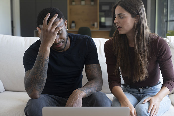 Woman Moves Into Guy’s House, Quickly Decides His Boundaries No Longer Apply
