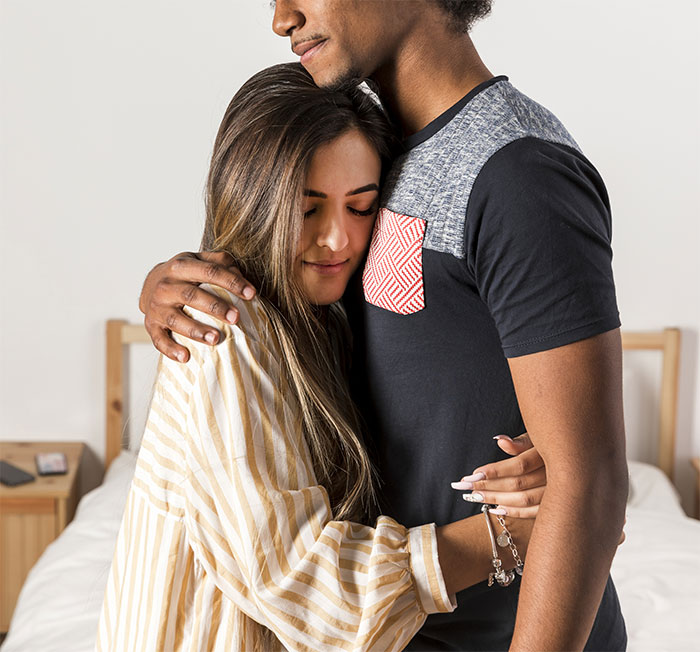 Woman Moves Into Guy’s House, Quickly Decides His Boundaries No Longer Apply