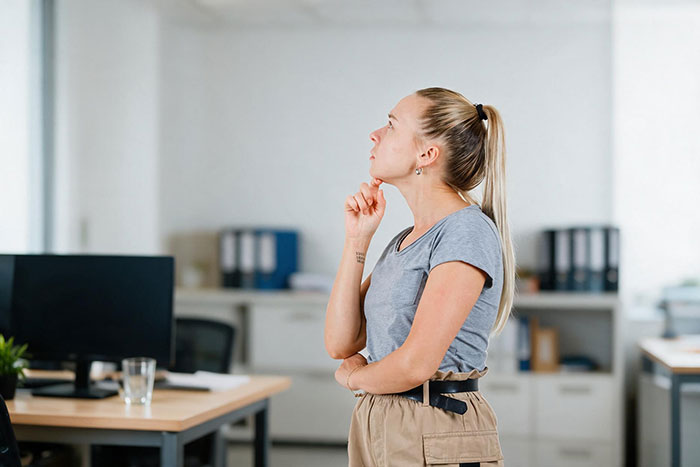 Woman Thinks She&rsquo;s Found A Bestie At Work, Her Wedding Invite List Reveals She&rsquo;s Just A Coworker