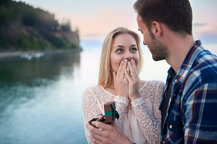 Woman Thinks She&rsquo;s Found A Bestie At Work, Her Wedding Invite List Reveals She&rsquo;s Just A Coworker