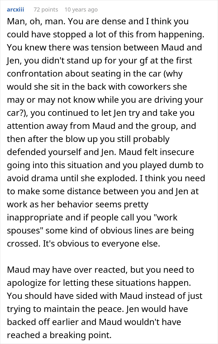 Guy Shows Just How Oblivious He Is After He Shares His Girlfriend’s “Ridiculous” Behavior Guy Shows Just How Oblivious He Is After He Shares His Girlfriend’s “Ridiculous” Behavior