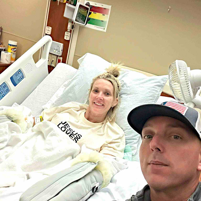 Woman Had Both Legs And Hands Amputated After Routine Surgery, And Her Reaction Moves People Woman Had Both Legs And Hands Amputated After Routine Surgery, And Her Reaction Moves People