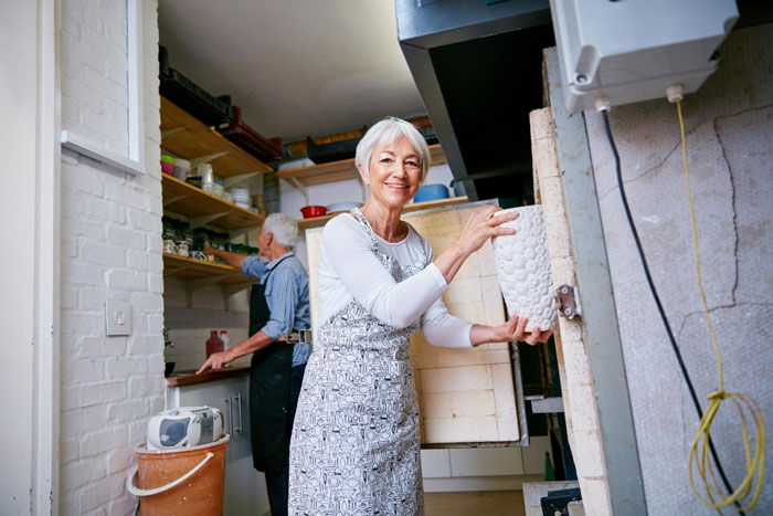 Aunt Treats Family Free Table Tradition Like A Free-For-All, So Homeowner Shuts It Down Aunt Treats Family Free Table Tradition Like A Free-For-All, So Homeowner Shuts It Down