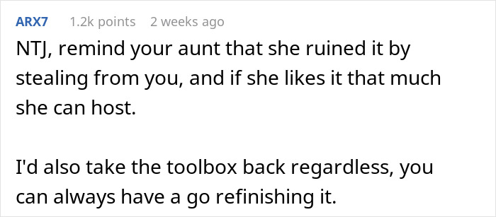 Aunt Treats Family Free Table Tradition Like A Free-For-All, So Homeowner Shuts It Down Aunt Treats Family Free Table Tradition Like A Free-For-All, So Homeowner Shuts It Down