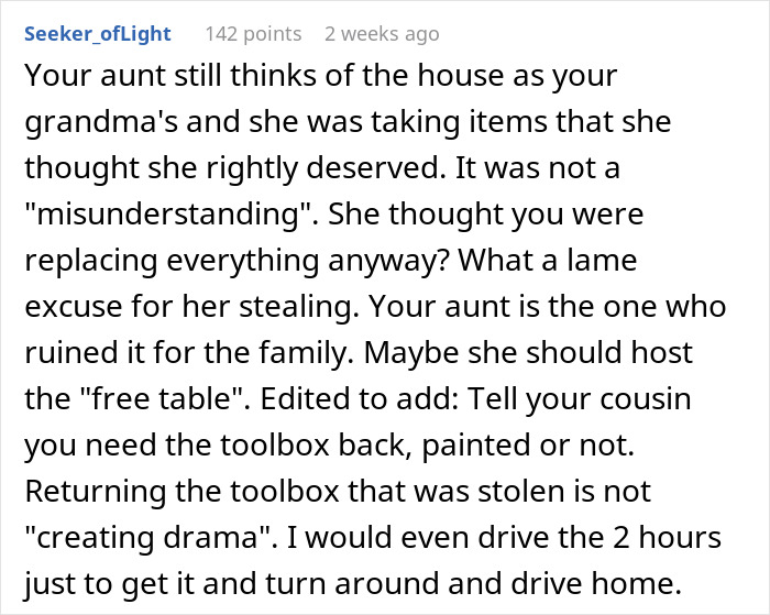 Aunt Treats Family Free Table Tradition Like A Free-For-All, So Homeowner Shuts It Down Aunt Treats Family Free Table Tradition Like A Free-For-All, So Homeowner Shuts It Down