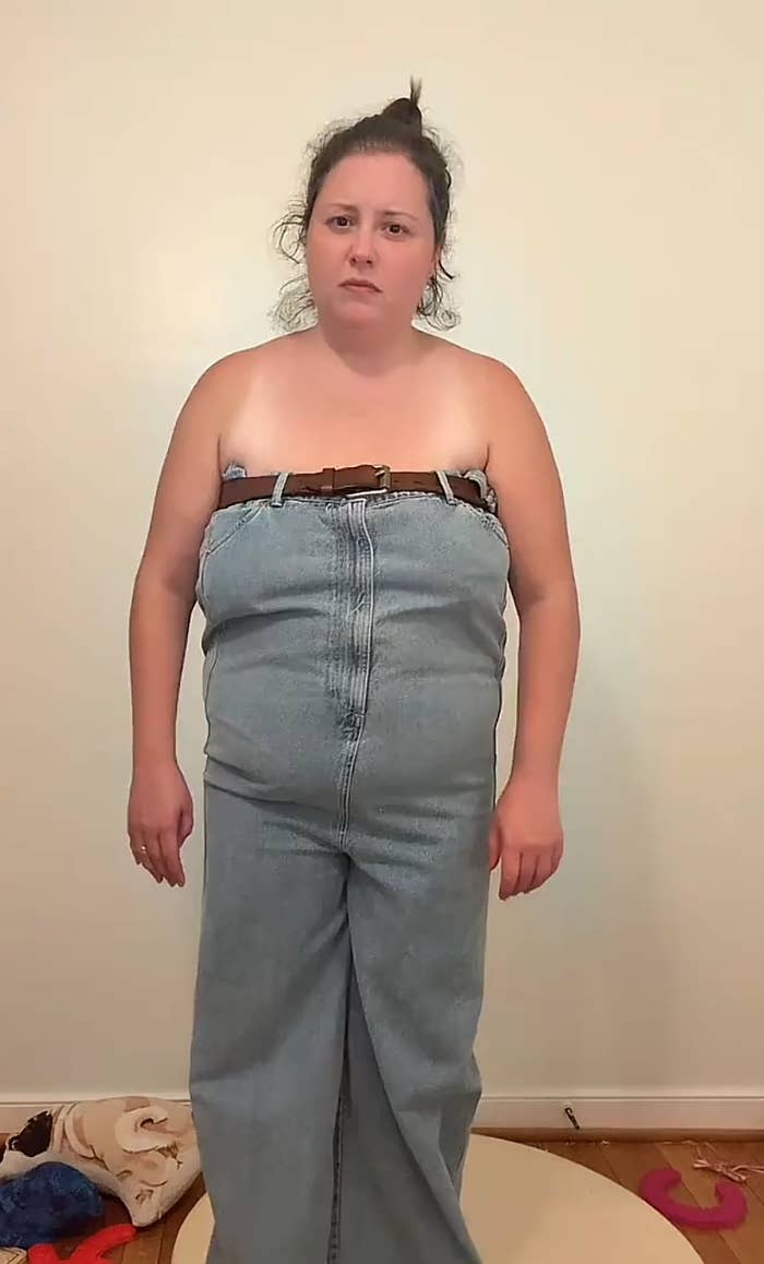 12M People Are Losing It Over This Woman&rsquo;s Demonstration Of Ridiculous Denim Jumpsuit
