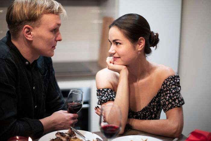 61 Comments From Women That Made Men Go From Planning Date Nights To Planning Their Escape
