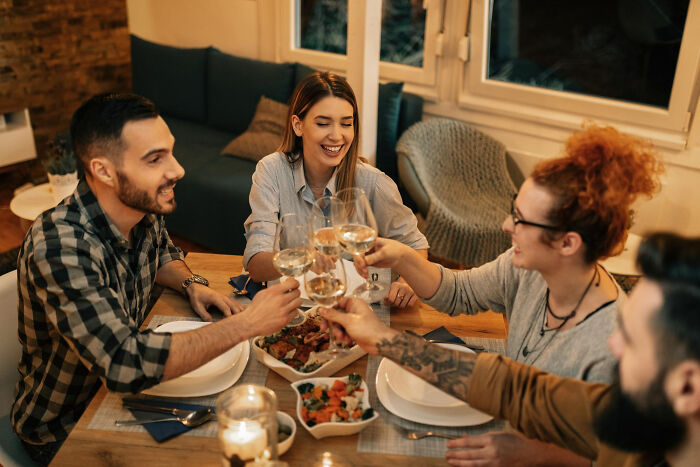 61 Comments From Women That Made Men Go From Planning Date Nights To Planning Their Escape