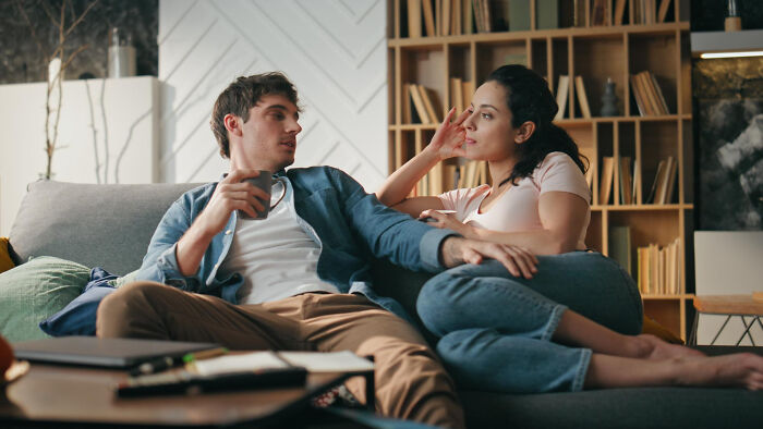 61 Comments From Women That Made Men Go From Planning Date Nights To Planning Their Escape