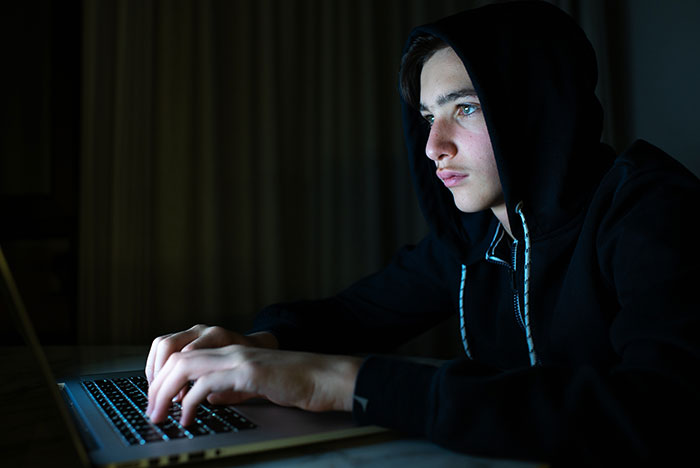 Inside The Dark Online Cult Built By A 20-Year-Old Influencer Telling Boys To Smash Their Jaws Inside The Dark Online Cult Built By A 20-Year-Old Influencer Telling Boys To Smash Their Jaws