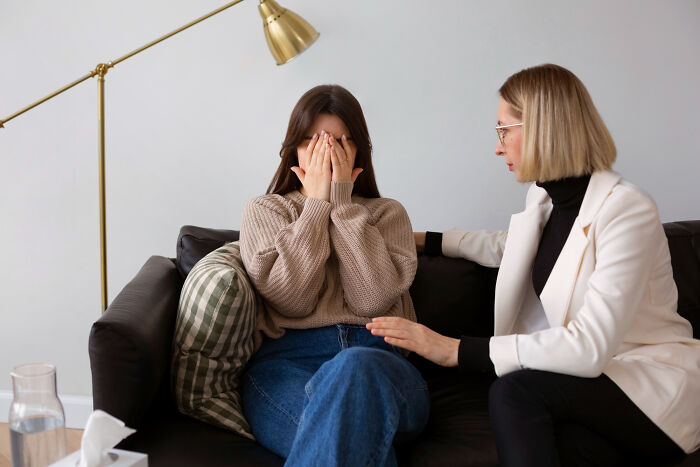 95 People Share Why They Walked Into Therapy And Walked Out Without Their Therapist