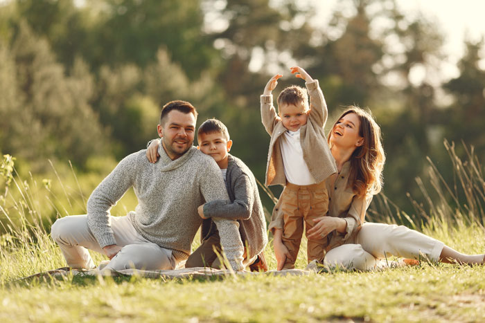 Working Dad Juggles Job, Kids And Chores, Fed Up With SAHM Wife Insisting He Should Do Even More Working Dad Juggles Job, Kids And Chores, Fed Up With SAHM Wife Insisting He Should Do Even More