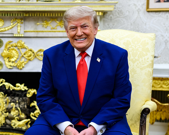 Melania Trump’s Gesture With Donald Sparks Frenzy As She Reappears After Weeks Amid President’s Aide Scandal Melania Trump’s Gesture With Donald Sparks Frenzy As She Reappears After Weeks Amid President’s Aide Scandal