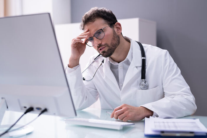 “So Sad And Horrifying”: 80 Doctors Reveal The Diagnoses That Were The Hardest To Deliver “So Sad And Horrifying”: 80 Doctors Reveal The Diagnoses That Were The Hardest To Deliver