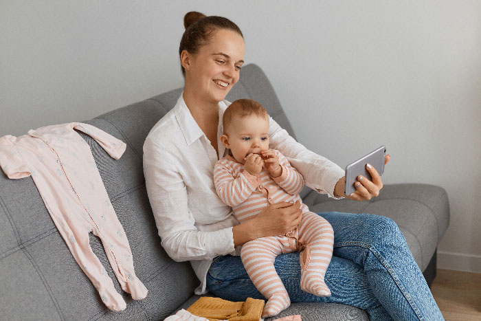 Aunt Thinks She Can Bully A Babysitter In Her Own Language, Gets A Harsh Reality Check